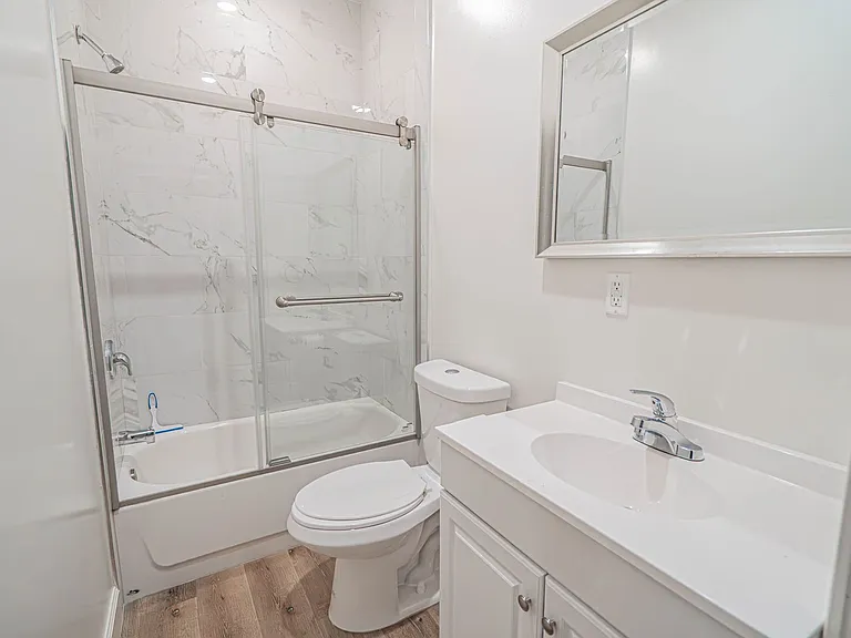 14550 Burbank Blvd #102 — Photo 12