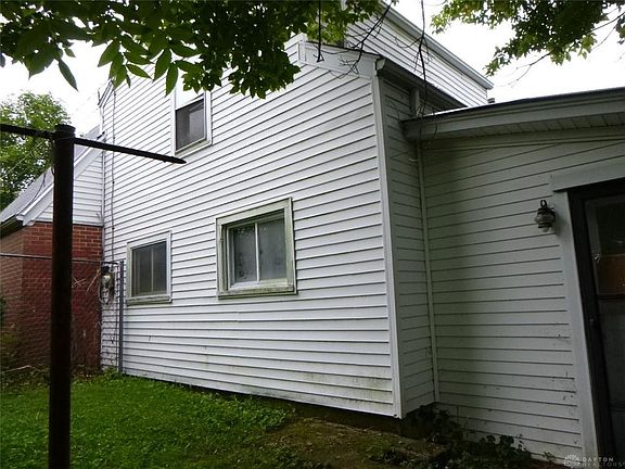 4th image of 104 Grand Ave