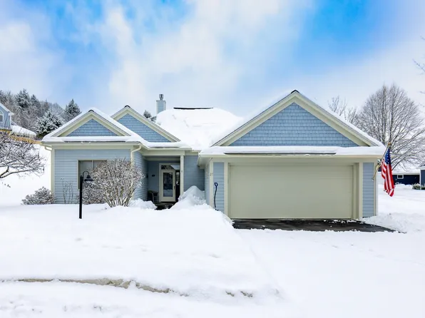 27 Fountain Way, Lebanon, NH 03784