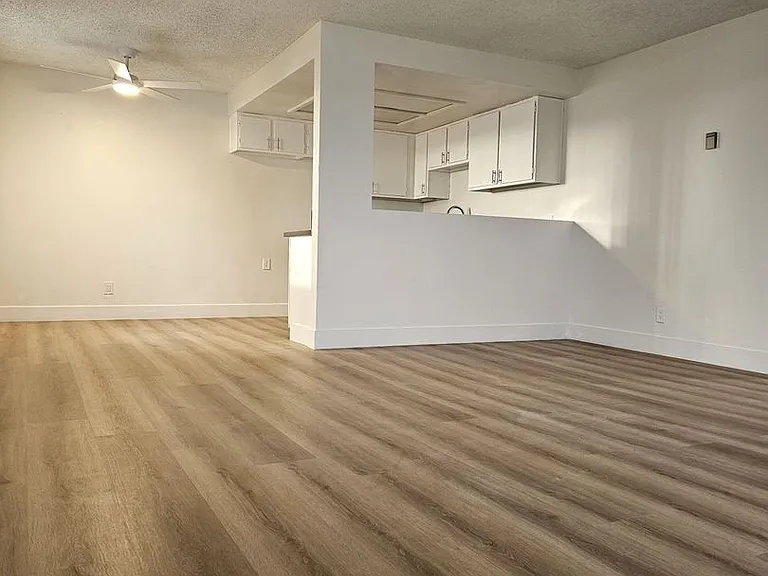 815 Centinela Ave — Photo 2