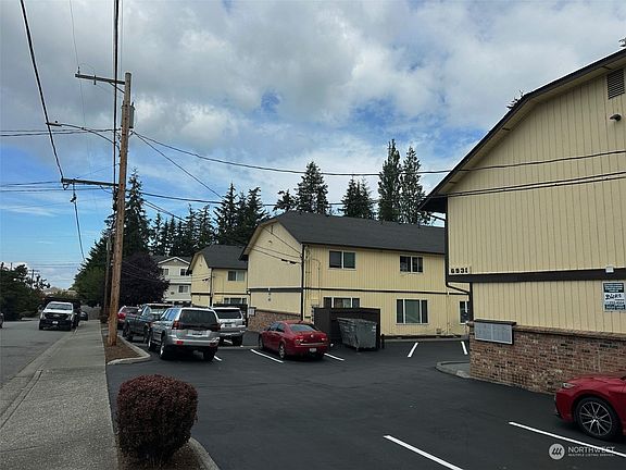 4th image of 6921 Rainier Dr