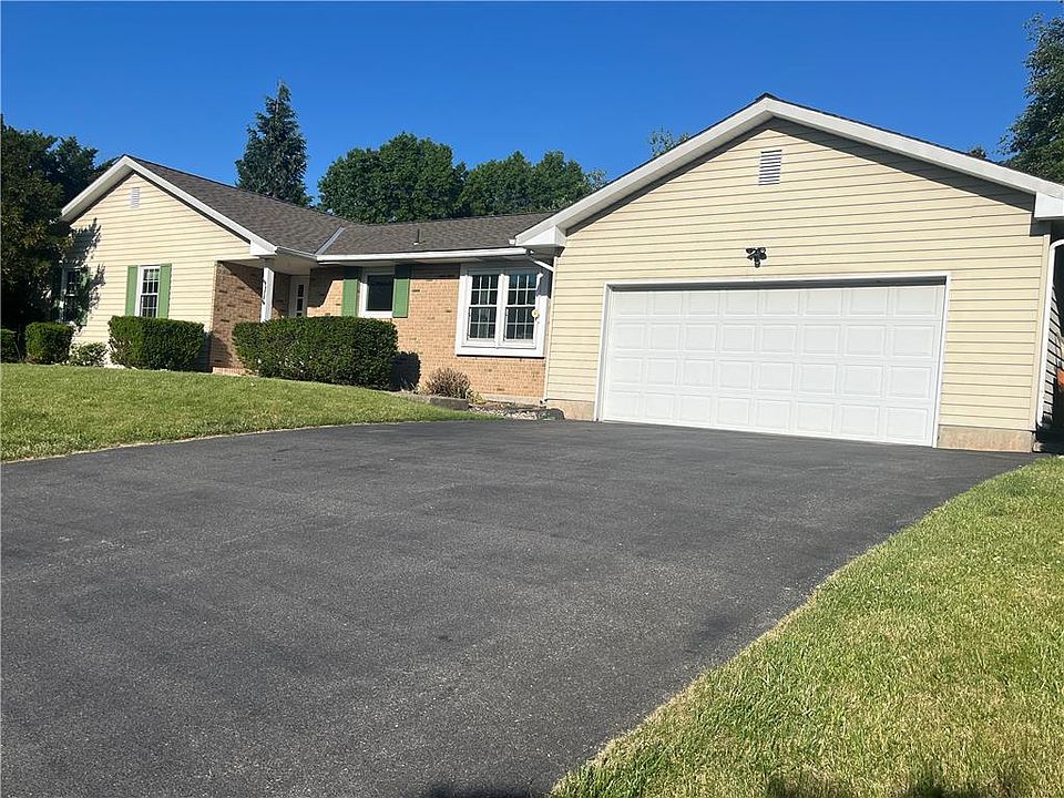 1st image of 578 Graystone Dr