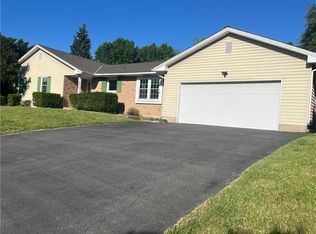 578 Graystone Dr, Cherryville, PA 18035