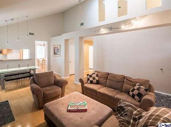 5th image of 250 Valle Vista Ave