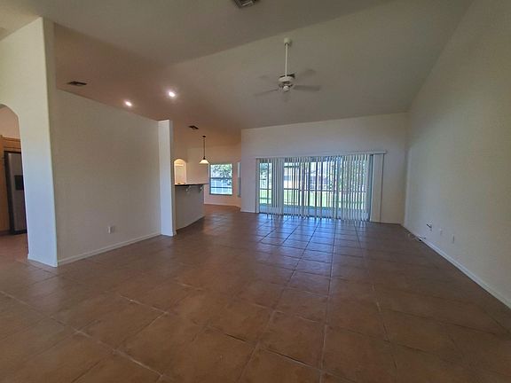 3rd image of 3407 SW 15th Ave
