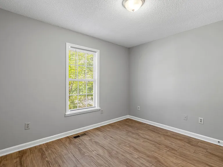 1811 Cody Ave — Photo 20