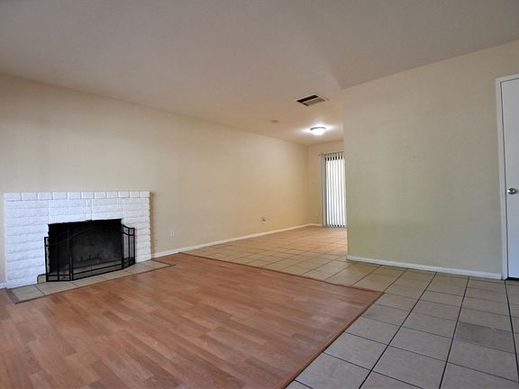 2nd image of 43233 Crestwood Ct