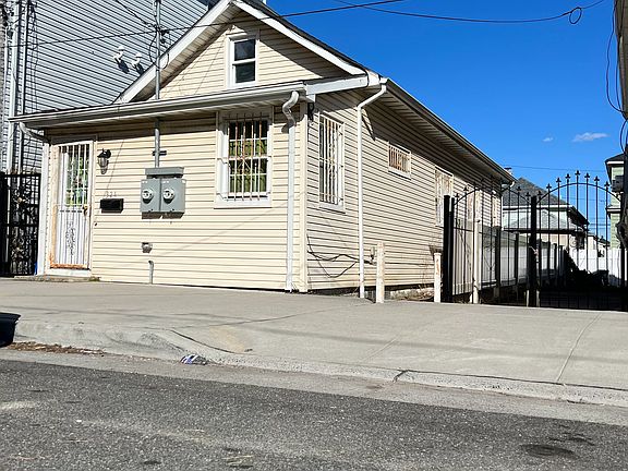 2nd image of 324 Beach 48 St