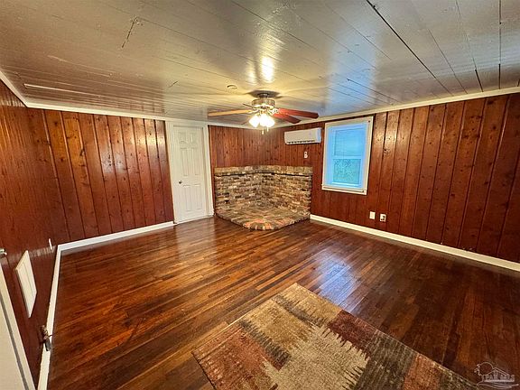 3rd image of 8680 Sharon Ln