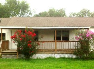 205 W Buechman Rd, Ganado, TX 77962