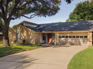 2713 Prestondale Dr, Hurst, TX 76054