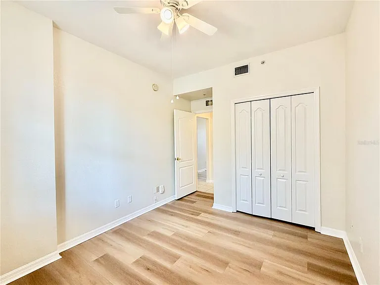 819 Fairwaycove Ln #102 — Photo 32