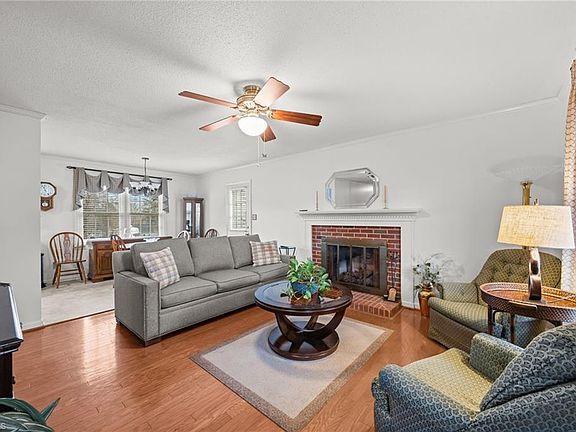 2nd image of 2248 Holland Ave