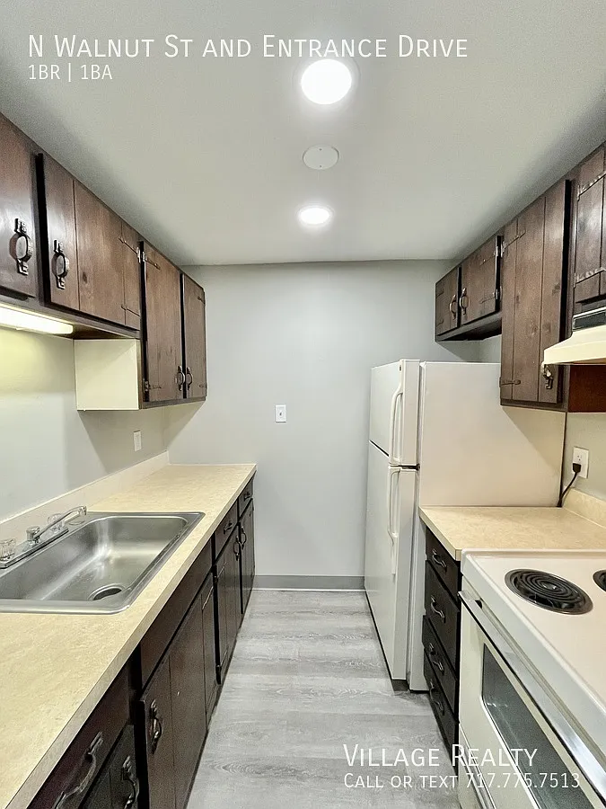 No one above or below! Cozy 1-Bedroom Villa in quiet Dallastown neighborhood! Available NOW! — Photo 3