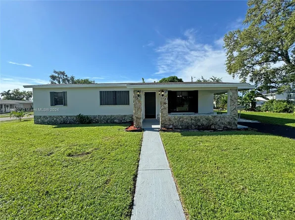 1350 NE 210th Ter, Miami, FL 33179