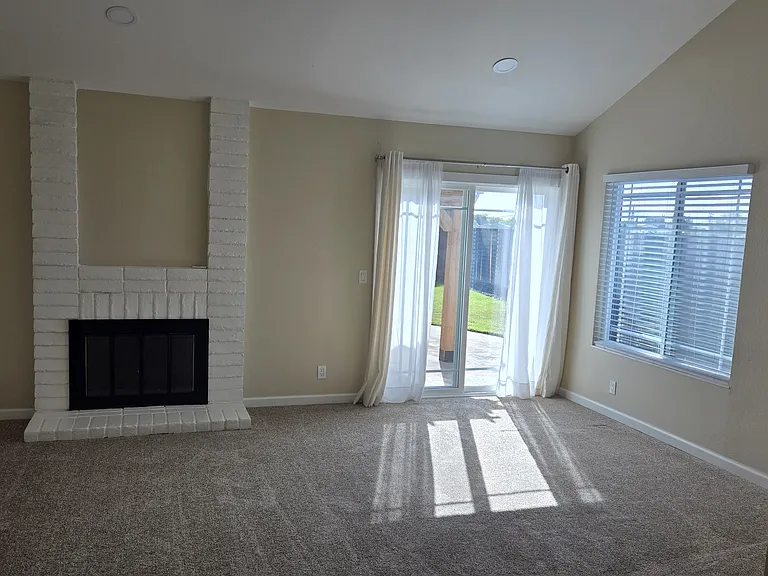 4844 Libra Ct — Photo 4