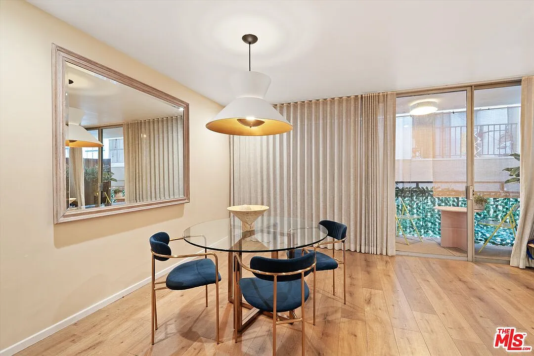 1 bed, 2.0 bath, 929 sqft, $3,495 — Photo 4