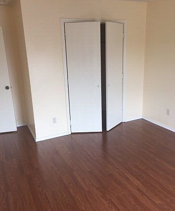 4th image of 810 W Eagle Ave