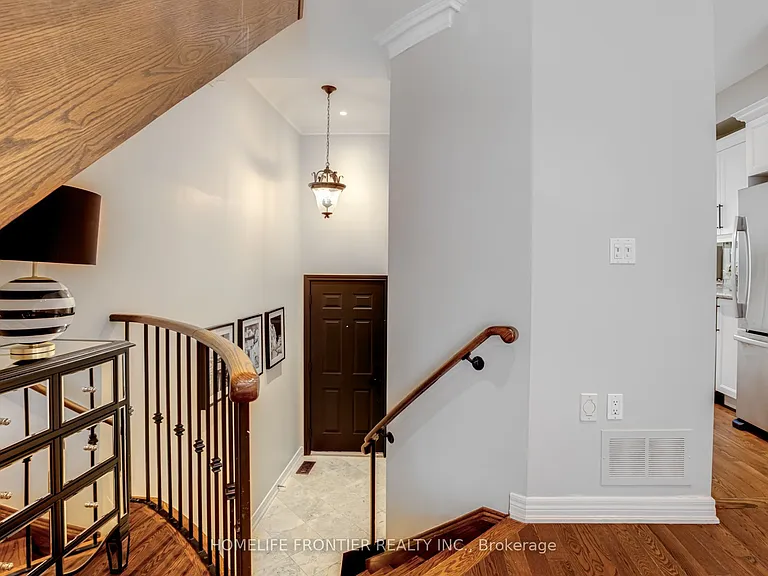 22 Balmoral Ave #4 — Photo 6