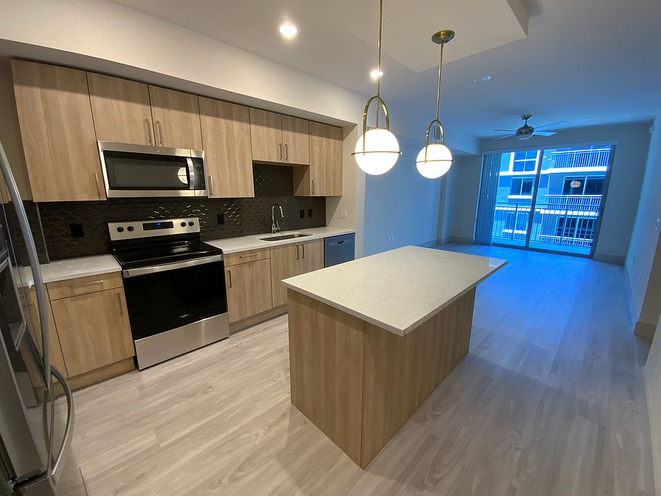 1st image of 422 NE 2nd Ave #A1