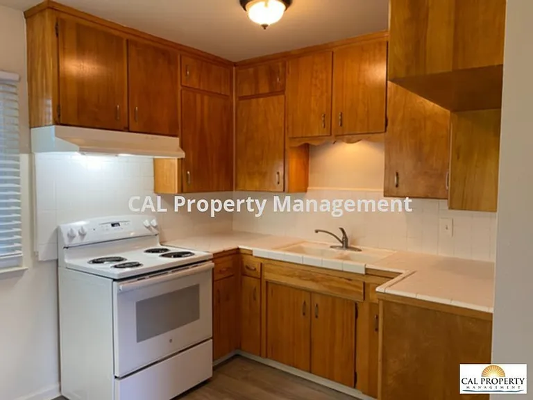 938 Illinois Ave — Photo 2