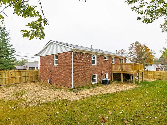 3rd image of 711 Marengo Dr