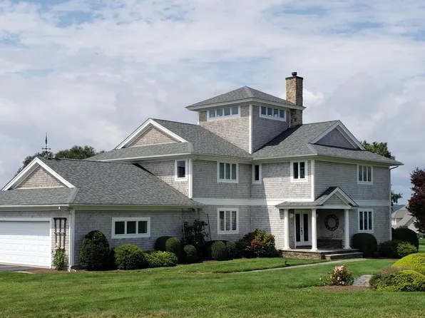 27 Thayer Ct, Portsmouth, RI 02871