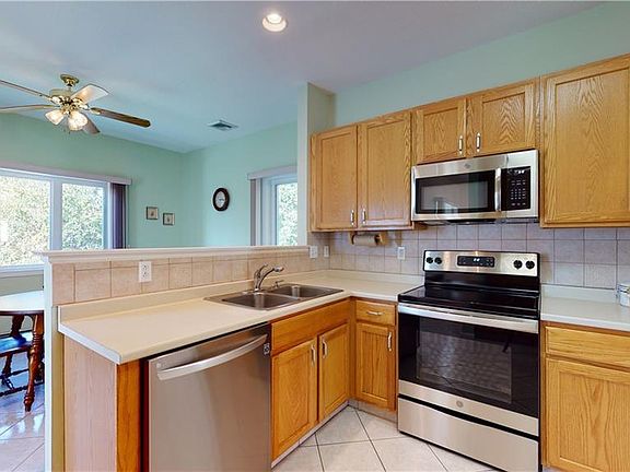 5th image of 5 Alexandra Ln Unit 5