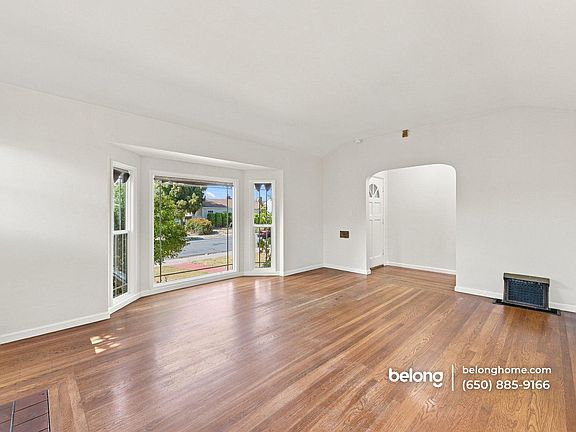 5th image of 279 Bowling Green St