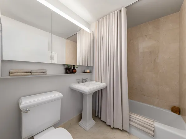 20 River Terrace image 10 of 26