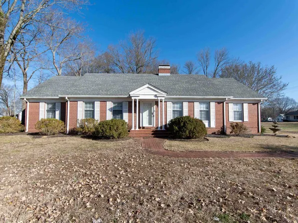 200 W Main St, Savannah, TN 38372