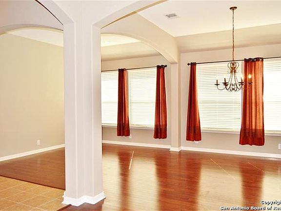 4th image of 314 Golden Bear Dr