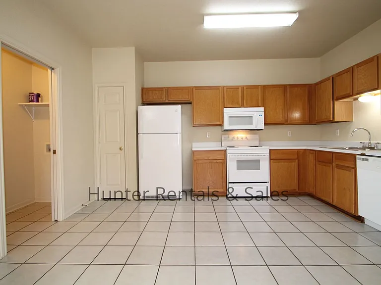 5203B Daybreak Dr — Photo 9
