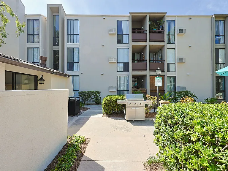 6930 Hyde Park Dr #202 — Photo 30