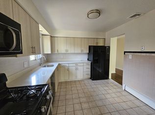 14 Riverside Ave FLOOR 2, Lyndhurst, NJ 07071