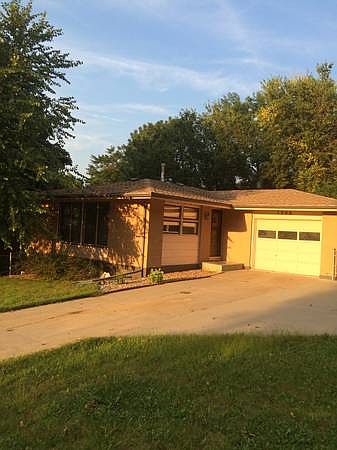 1st image of 712 Ray Ave NW
