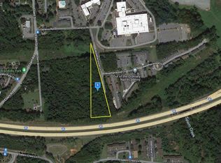 1800 Weatherwood Ln, Winston Salem, NC 27103