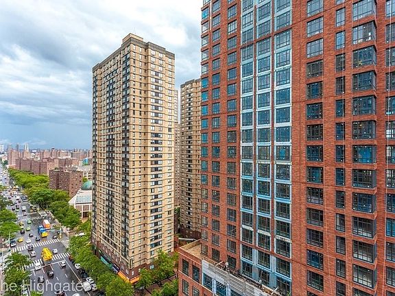 4th image of 182 E 95th St APT 20A