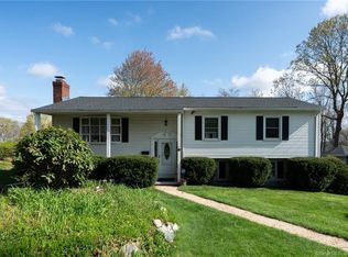 23 Green Hills Cir, Waterbury, CT 06708