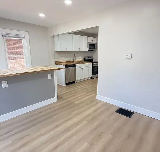 508 N Lincoln St — Photo 18