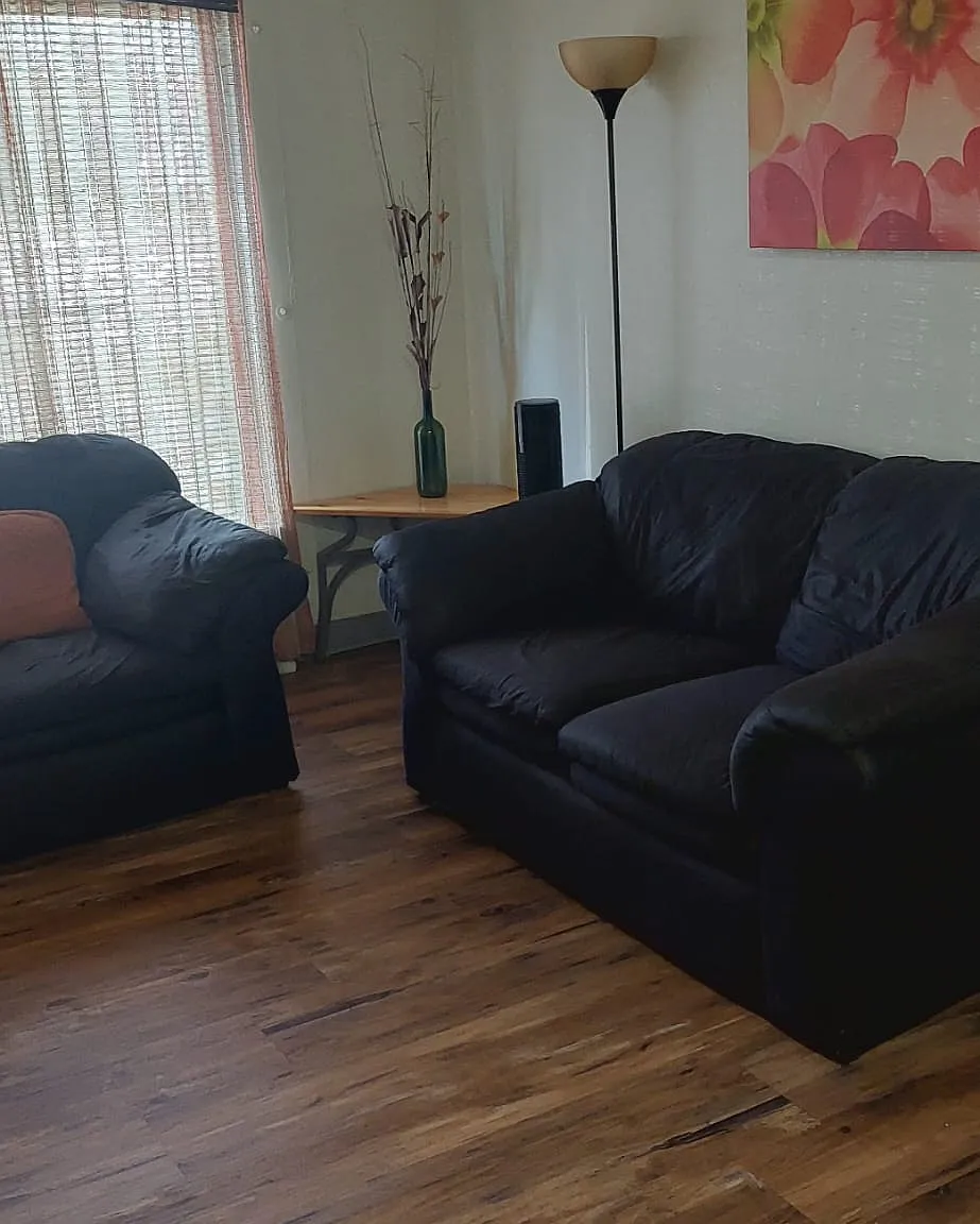 2 bed, 850 sqft, $1,350 — Photo 1