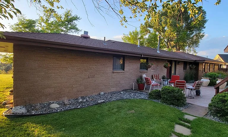 1037 View St — Photo 9
