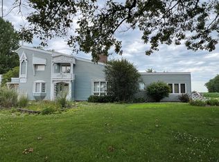 1826 Washington St, Pella, IA 50219