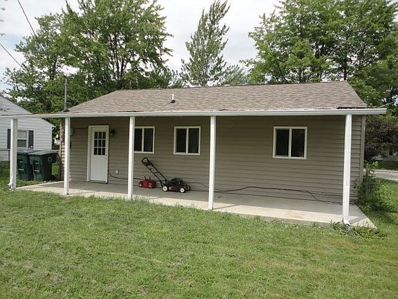2nd image of 609 E Linda Layne
