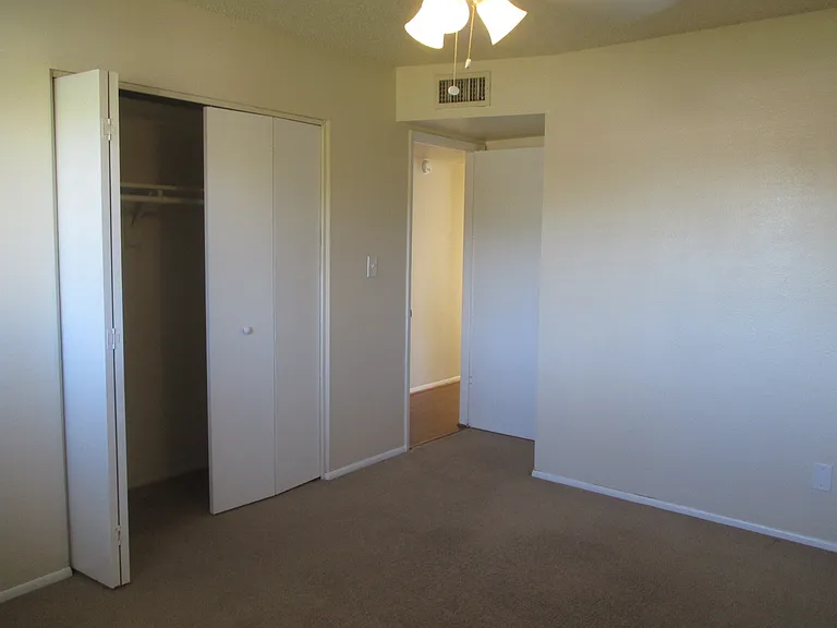 2131 E Palmcroft Dr — Photo 15