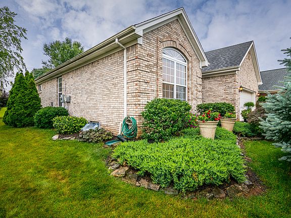 Lavish landscape surrounds