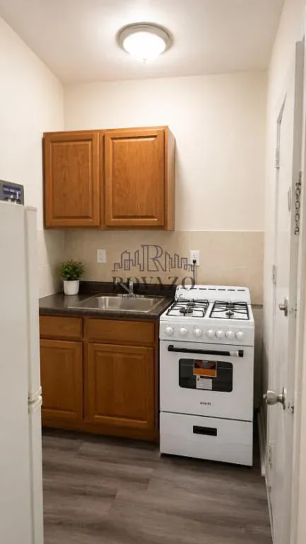 Studio, 600 sqft, $1,350 — Photo 1