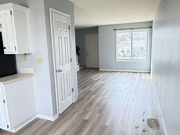 5th image of 4033 57th St
