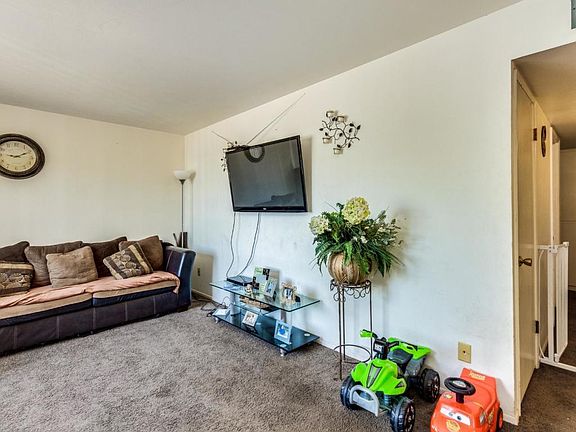 3rd image of 5313 W Cambridge Ave