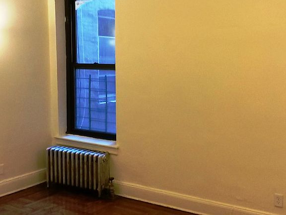 5th image of 238 New York Ave APT 1B